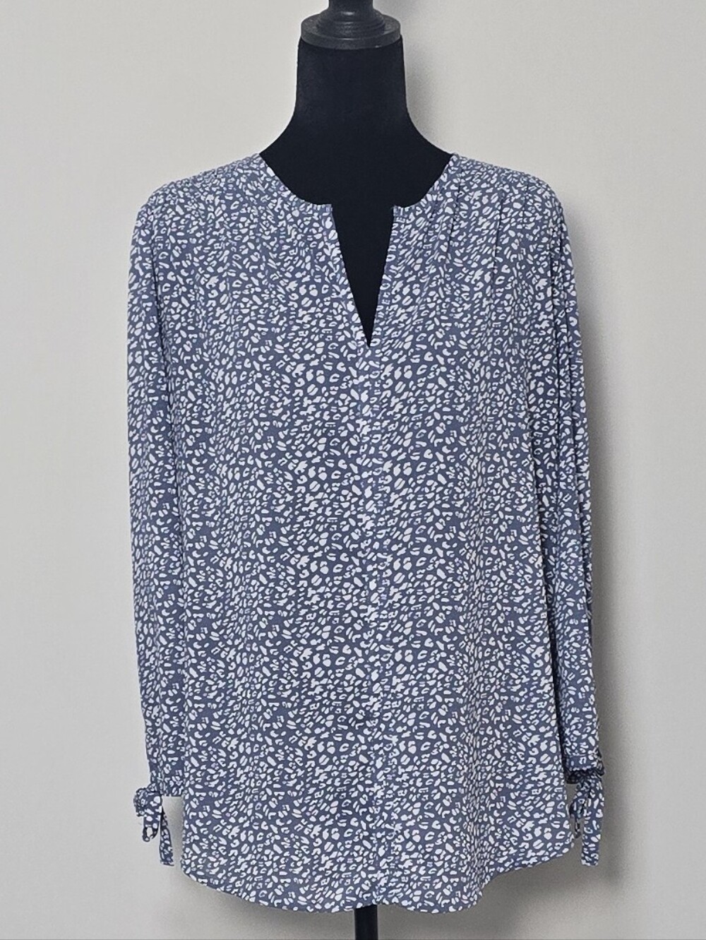 Monday Fun Women’s Blue Printed Long-Sleeve Blouse
